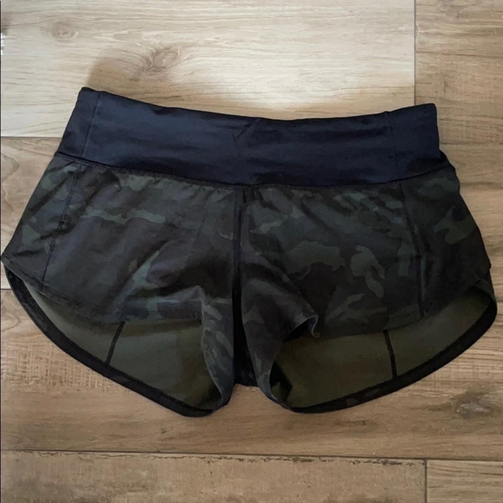 Lululemon shorts camo